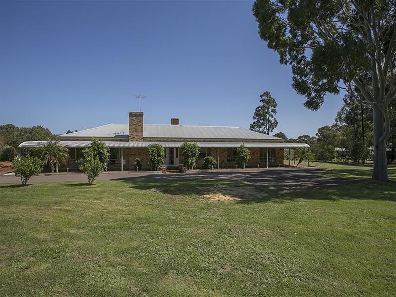 35 John Farrant Drive, Gooseberry Hill WA 6076