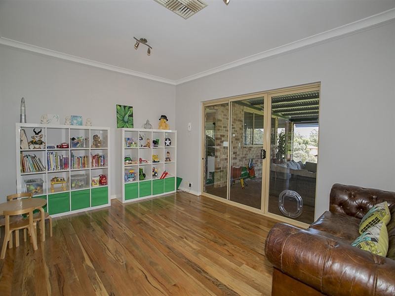 35 John Farrant Drive, Gooseberry Hill WA 6076