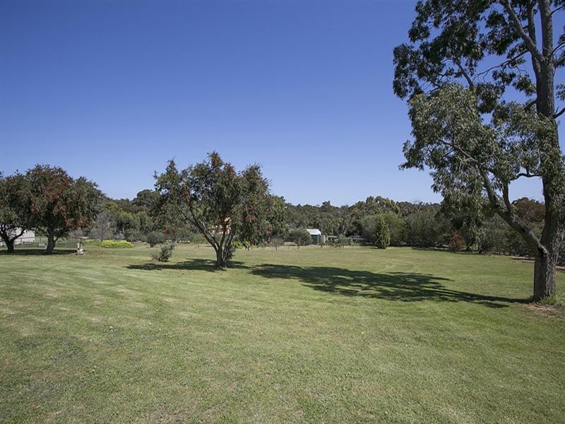 35 John Farrant Drive, Gooseberry Hill WA 6076