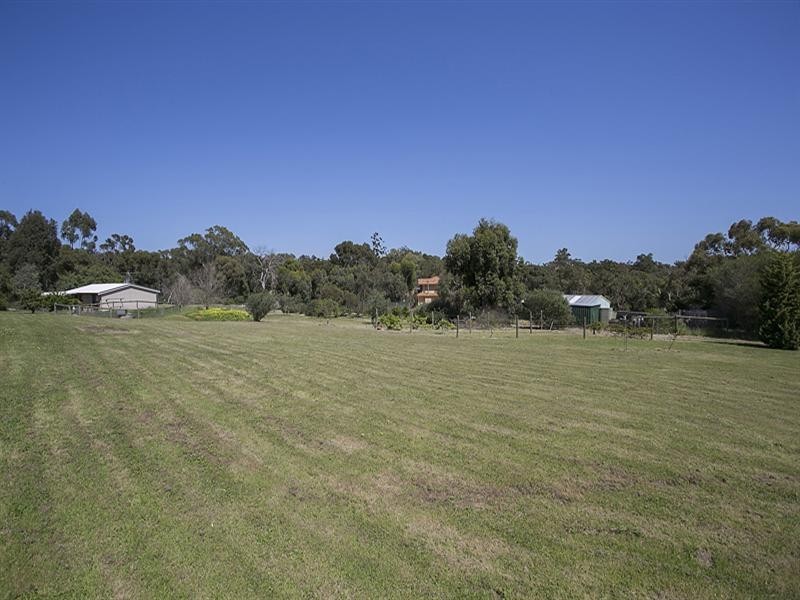 35 John Farrant Drive, Gooseberry Hill WA 6076