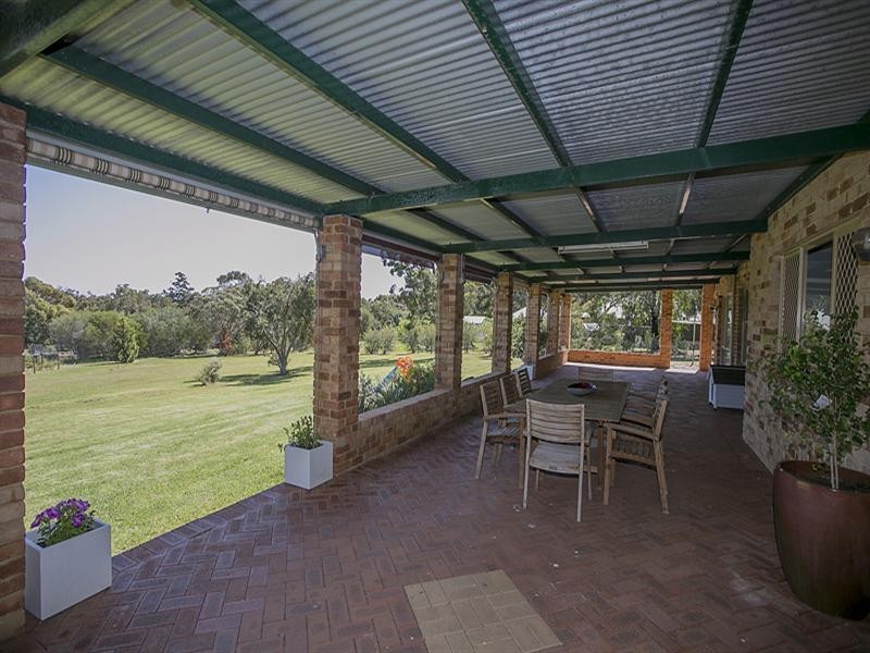 35 John Farrant Drive, Gooseberry Hill WA 6076