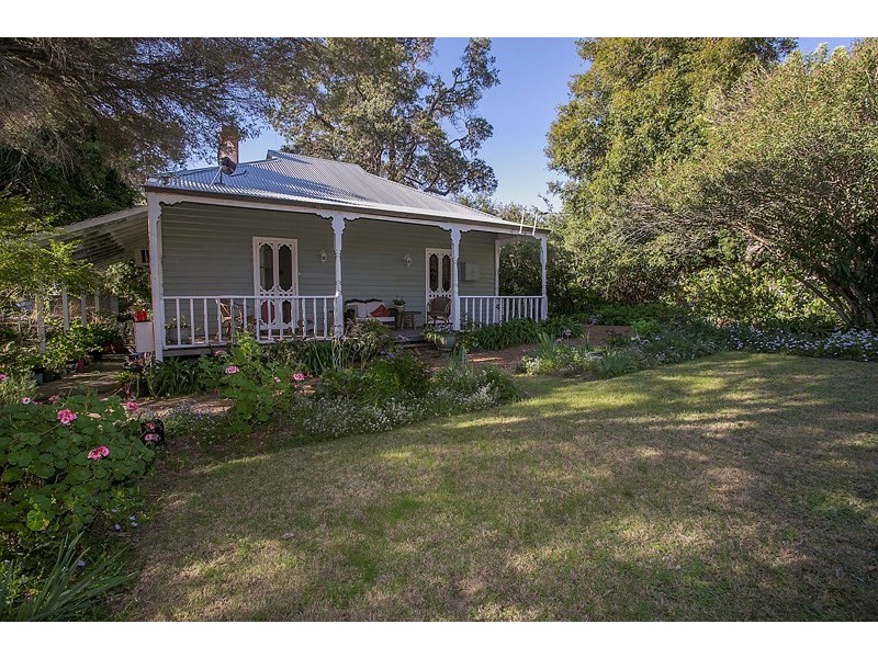 12 Parke Road, Gooseberry Hill WA 6076