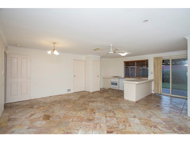 17 Tungsten Court, Forrestfield WA 6058