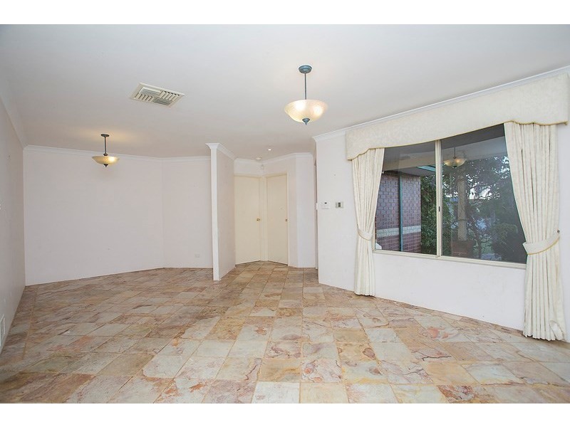 17 Tungsten Court, Forrestfield WA 6058