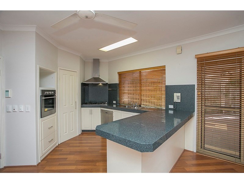 9 Cameron Close, Lesmurdie WA 6076