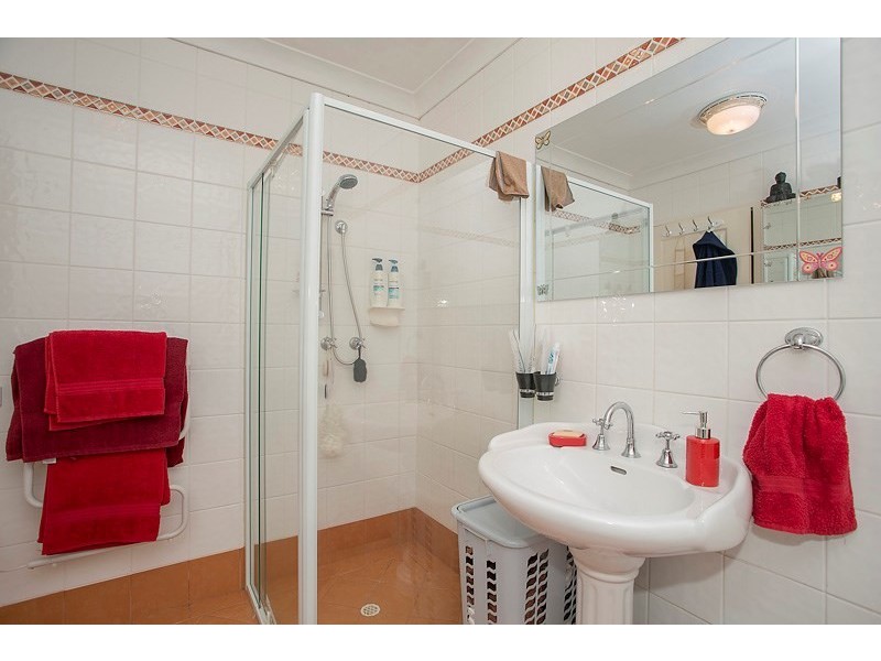 18 Flora Terrace, Lesmurdie WA 6076