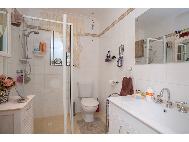 18 Flora Terrace, Lesmurdie WA 6076