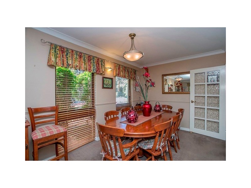 18 Flora Terrace, Lesmurdie WA 6076