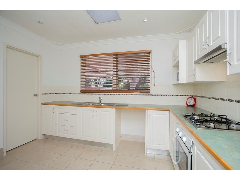 9 Crestview Crescent, Kalamunda WA 6076