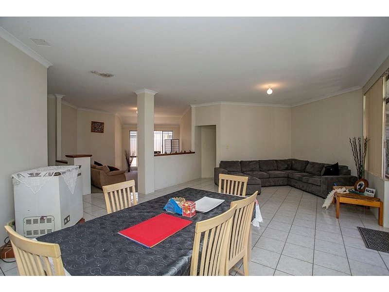 37 Myerson Crescent, Maida Vale WA 6057