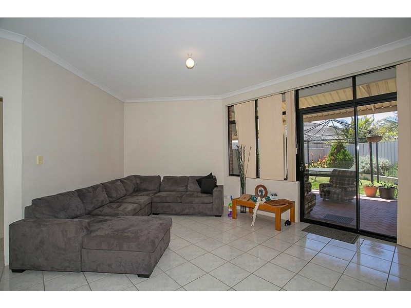 37 Myerson Crescent, Maida Vale WA 6057