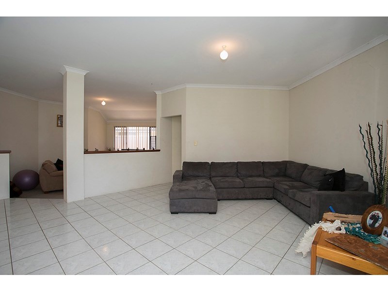 37 Myerson Crescent, Maida Vale WA 6057