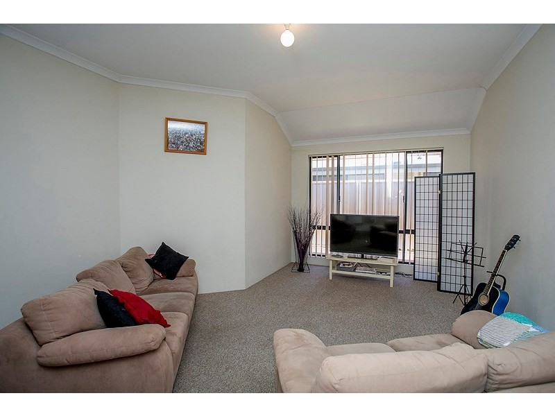 37 Myerson Crescent, Maida Vale WA 6057