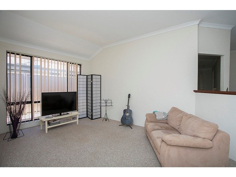 37 Myerson Crescent, Maida Vale WA 6057