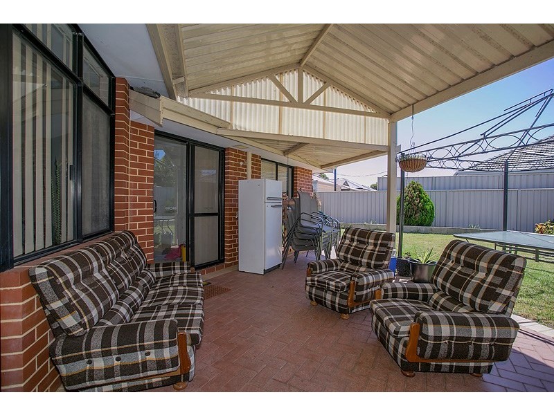 37 Myerson Crescent, Maida Vale WA 6057