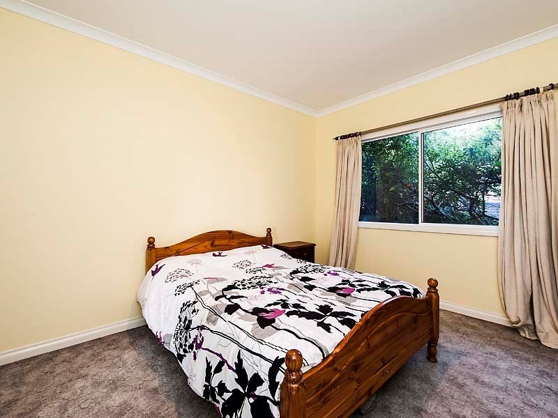 28 Derry Avenue, Mount Nasura WA 6112