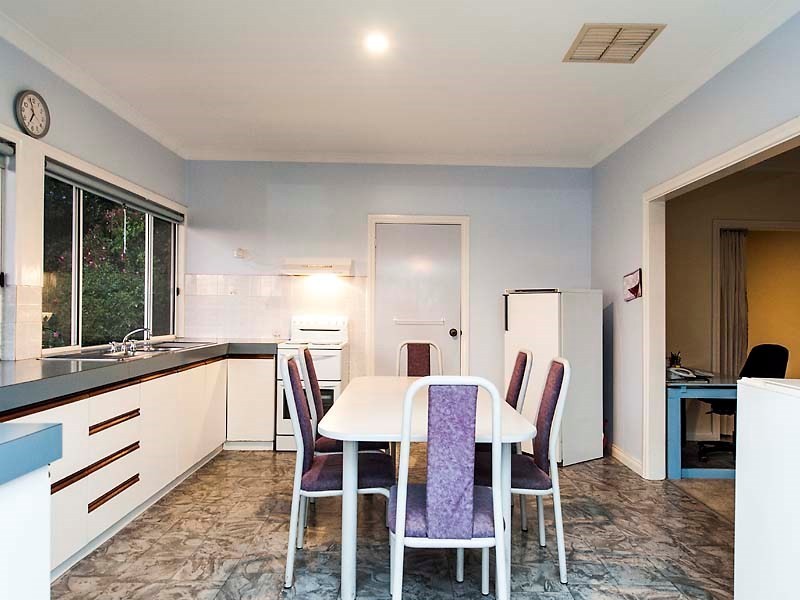 28 Derry Avenue, Mount Nasura WA 6112