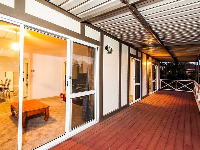 28 Derry Avenue, Mount Nasura WA 6112