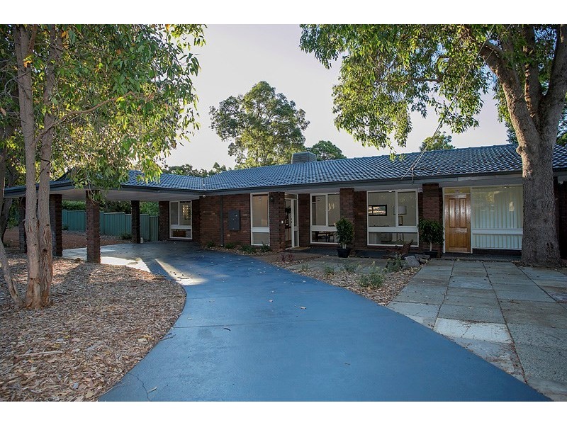 4 Ashurst Drive, Lesmurdie WA 6076