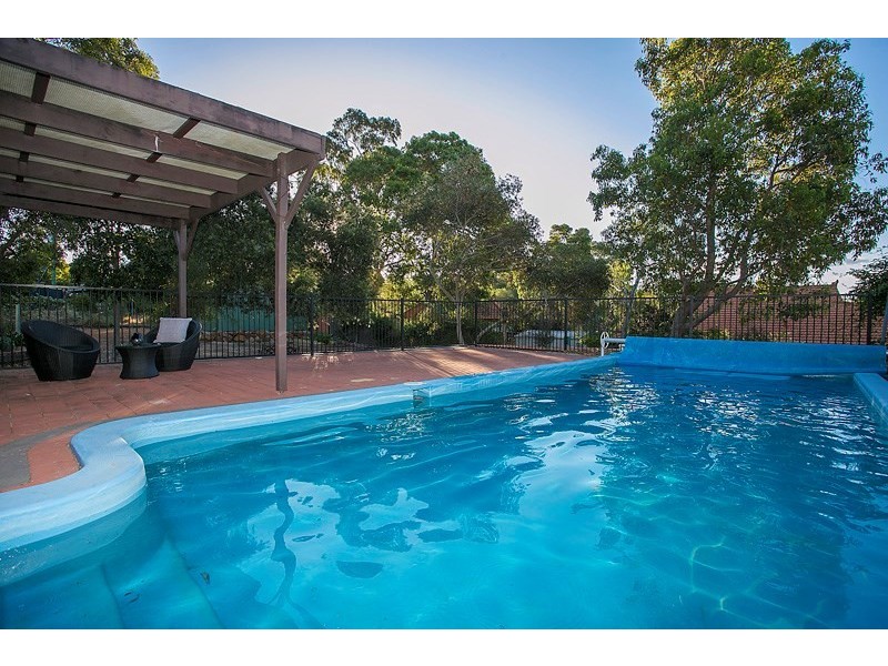 4 Ashurst Drive, Lesmurdie WA 6076