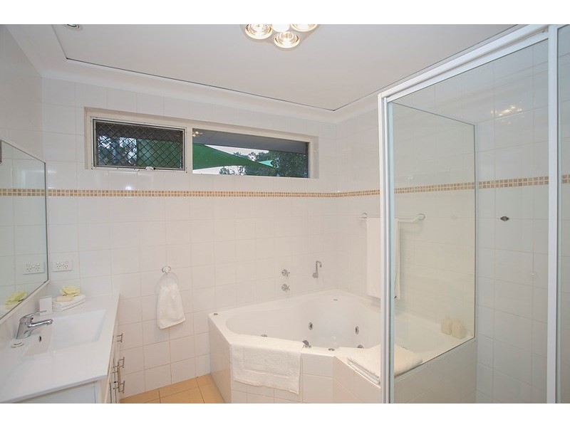 4 Ashurst Drive, Lesmurdie WA 6076