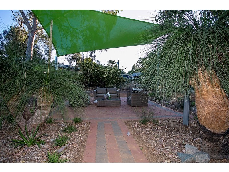 4 Ashurst Drive, Lesmurdie WA 6076