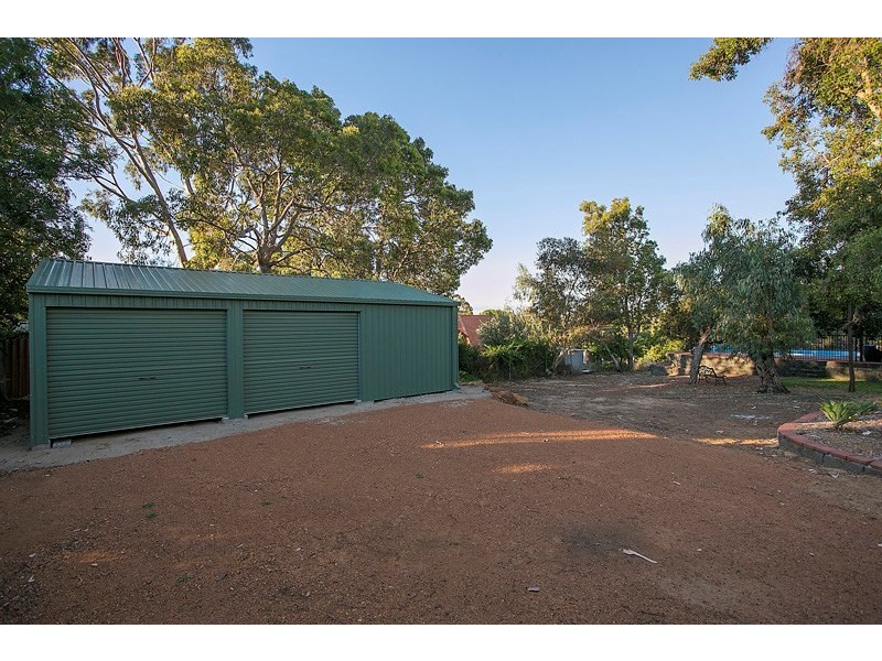 4 Ashurst Drive, Lesmurdie WA 6076