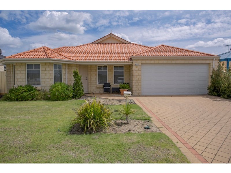 5 Saligna Bend, Wattle Grove WA 6107