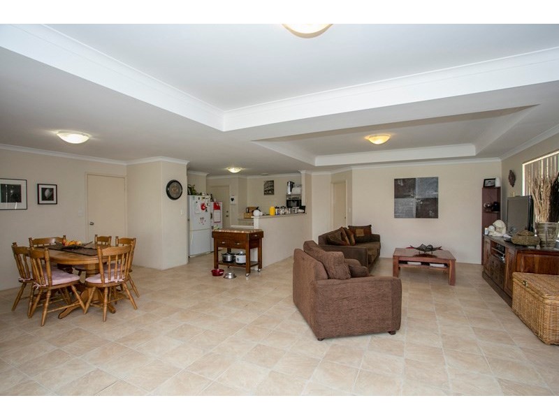 5 Saligna Bend, Wattle Grove WA 6107