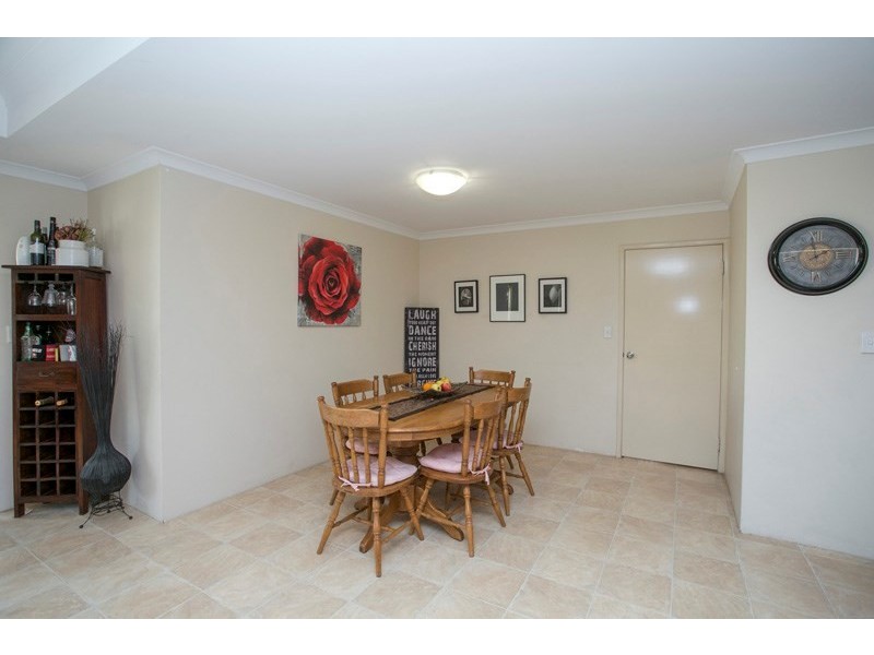 5 Saligna Bend, Wattle Grove WA 6107