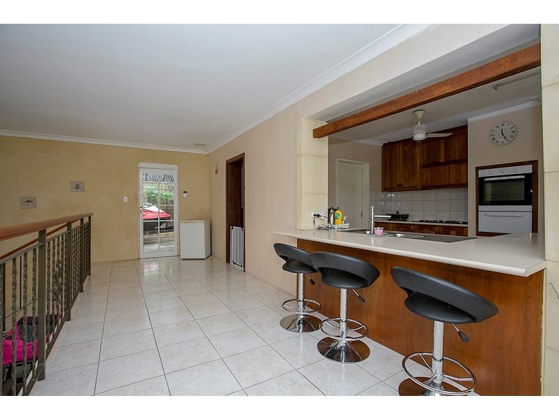 73 Falls Road, Lesmurdie WA 6076