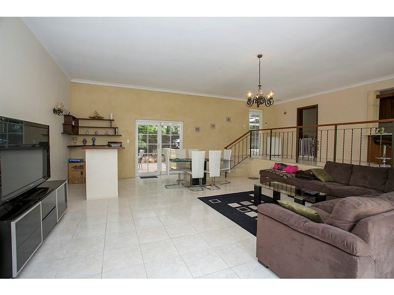 73 Falls Road, Lesmurdie WA 6076