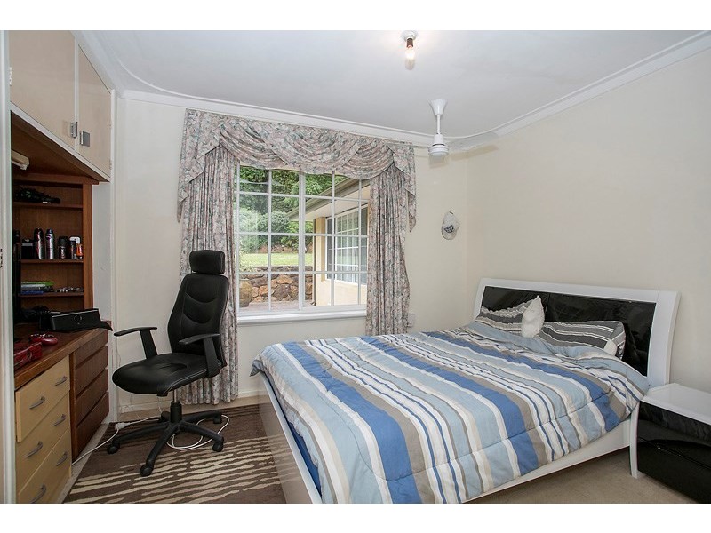 73 Falls Road, Lesmurdie WA 6076