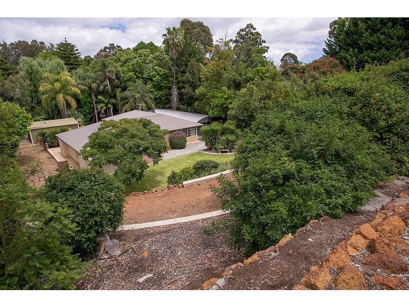 73 Falls Road, Lesmurdie WA 6076