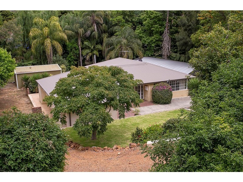 73 Falls Road, Lesmurdie WA 6076