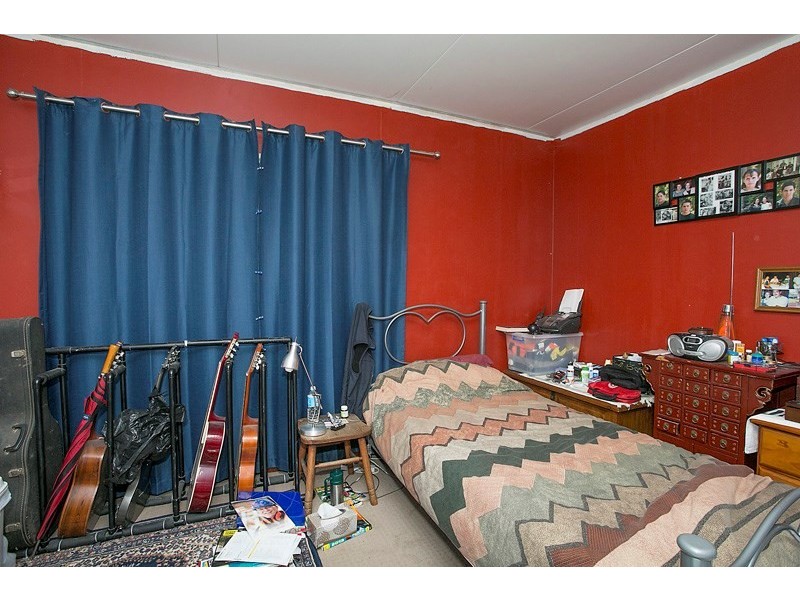 24 Banksia Road, Walliston WA 6076