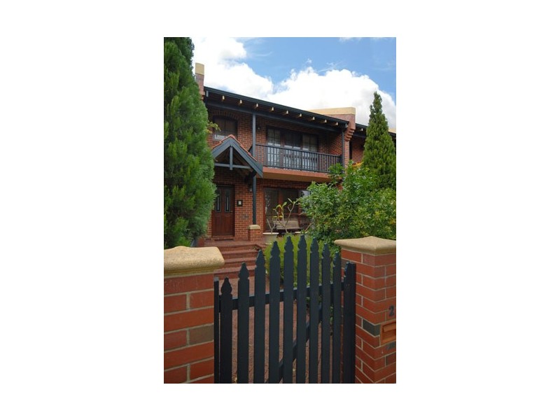 2/33 Central Road, Kalamunda WA 6076