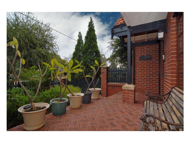 2/33 Central Road, Kalamunda WA 6076