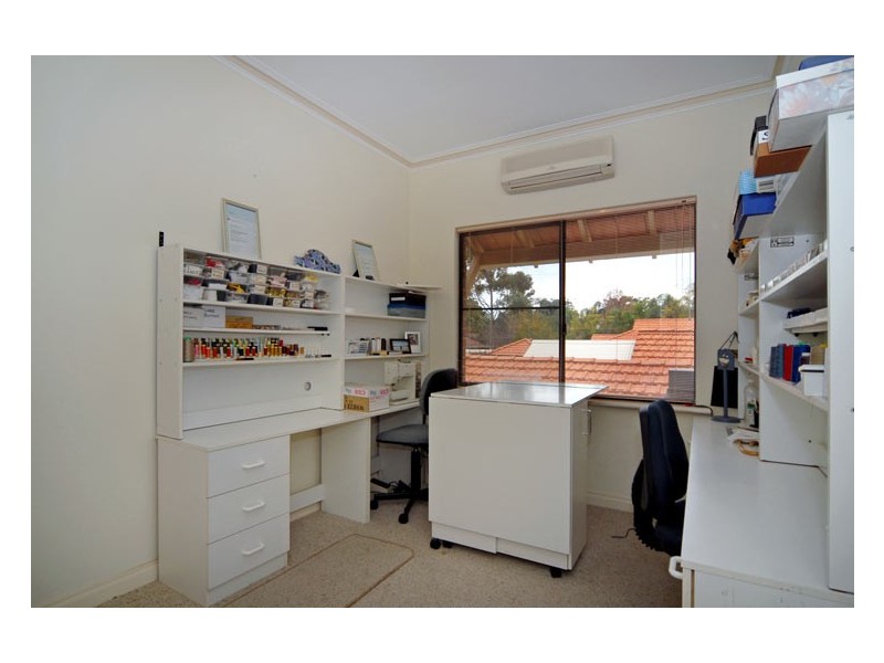 2/33 Central Road, Kalamunda WA 6076