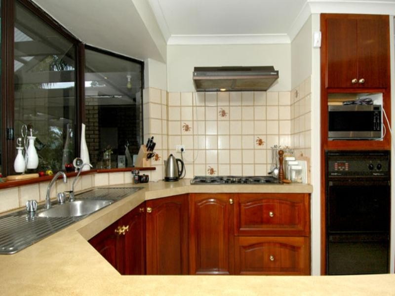 15 Peet Road, Kalamunda WA 6076