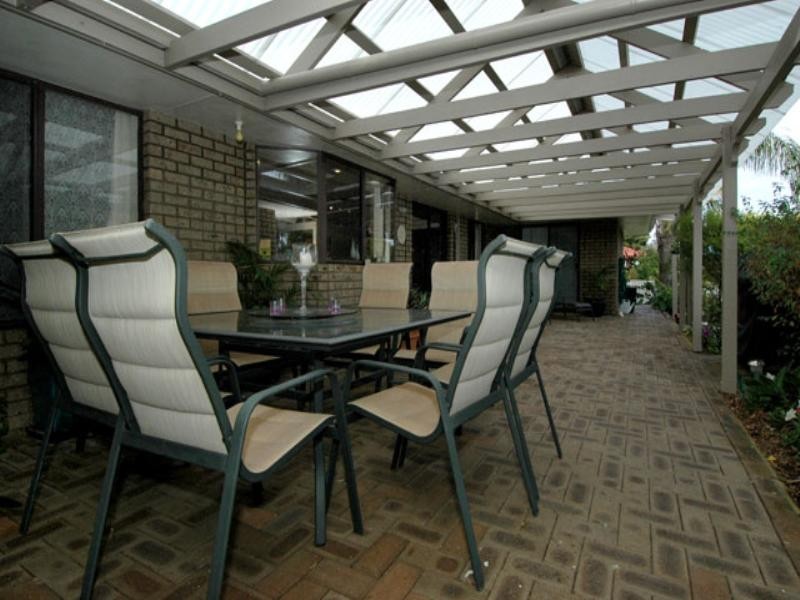 15 Peet Road, Kalamunda WA 6076