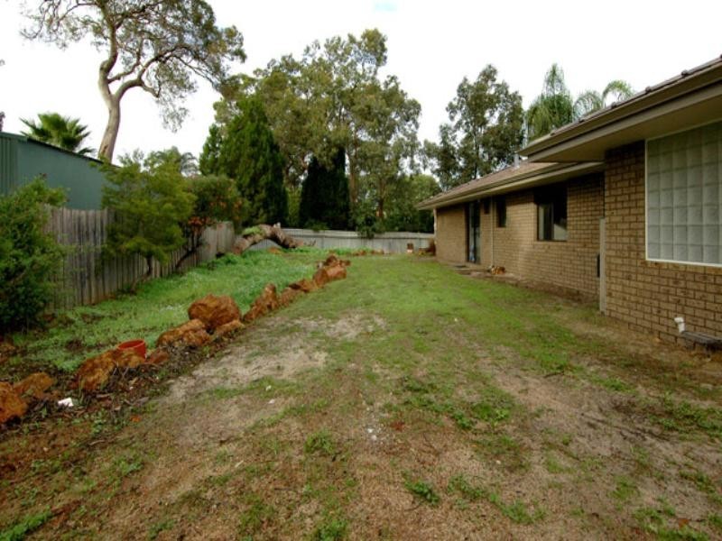 15 Peet Road, Kalamunda WA 6076