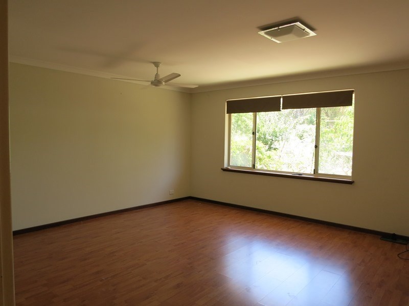 35 Palmateer Drive, Carmel WA 6076