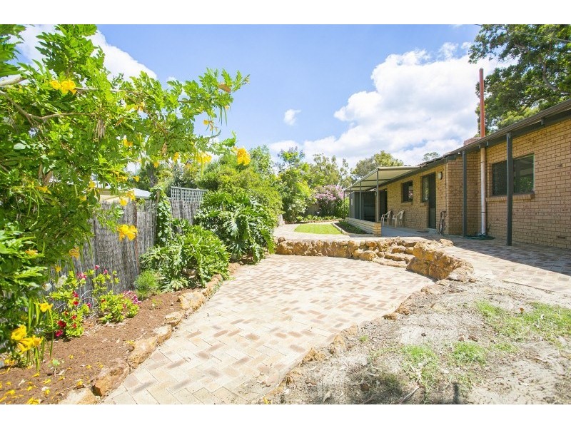 12 Plume Court, Lesmurdie WA 6076