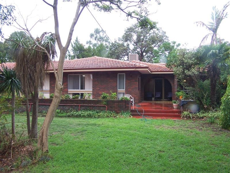 232 Grove Road, Lesmurdie WA 6076