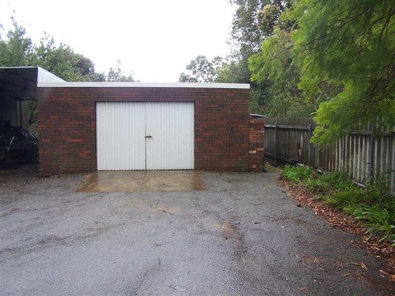 232 Grove Road, Lesmurdie WA 6076