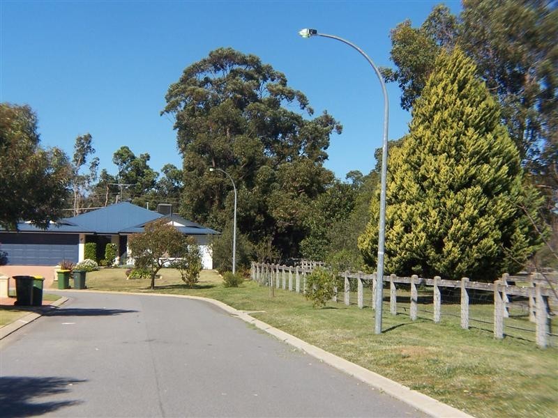 7 Jubata Court, Maida Vale WA 6057