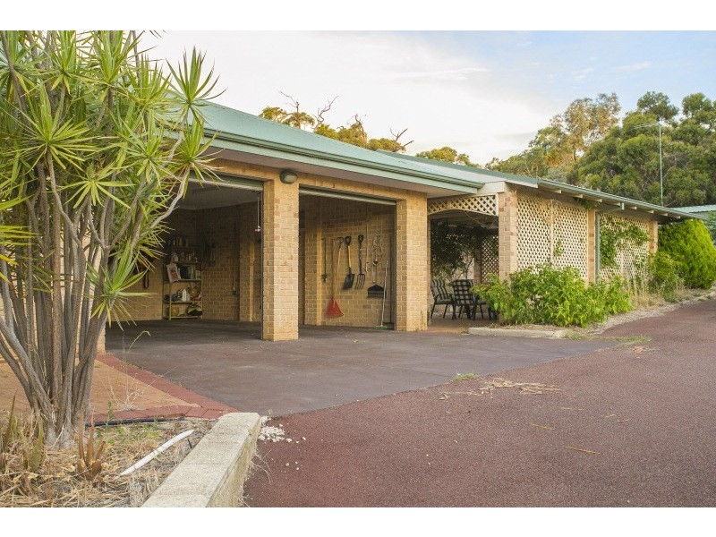 315 Holmes Road, Forrestfield WA 6058