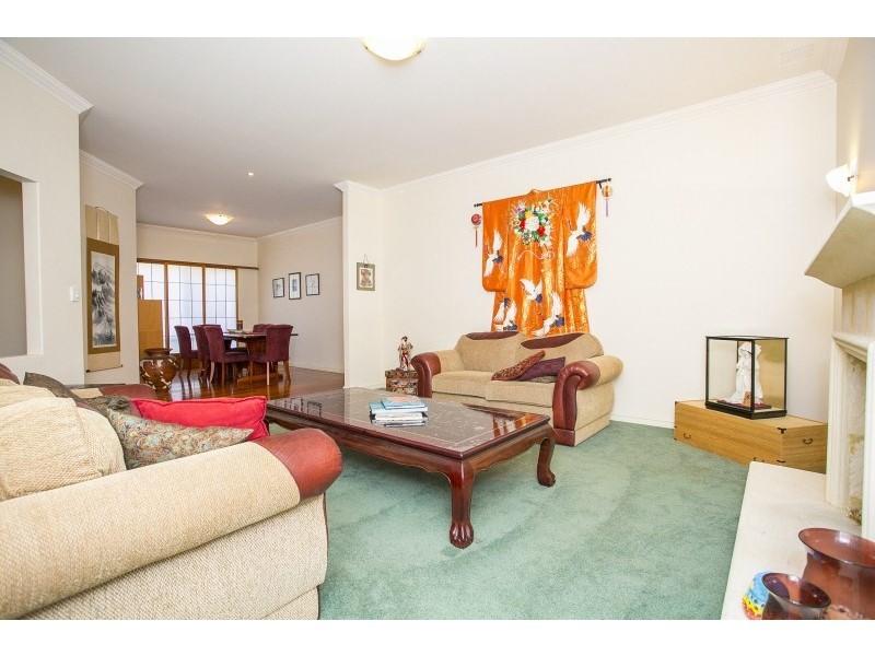 12 Lawnbrook Road East, Bickley WA 6076