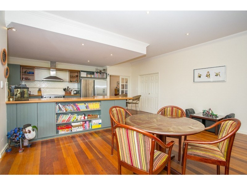 12 Lawnbrook Road East, Bickley WA 6076